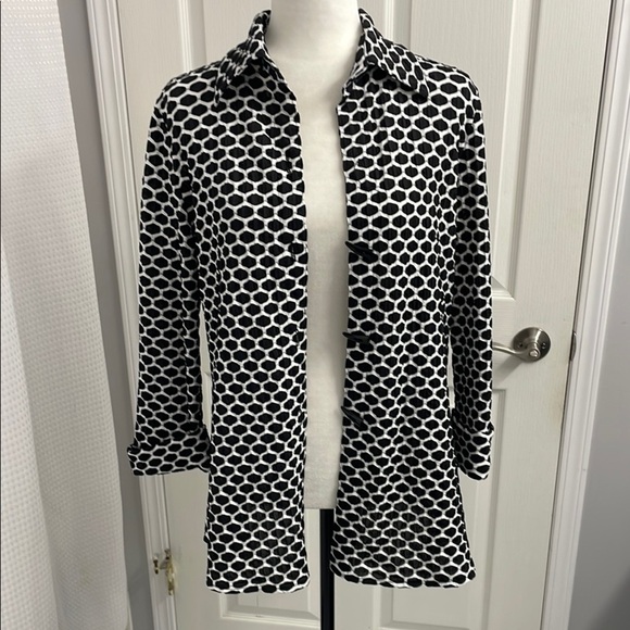 Joseph Ribkoff Jackets & Blazers - Joseph Ribkoff Black/White Patterned Jacket/Top Collar Button Down Front  Size 6